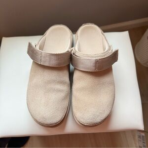 UGG goldenstar clog